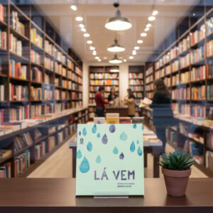 Lá vem - livraria 2 - Editora Studio Plural